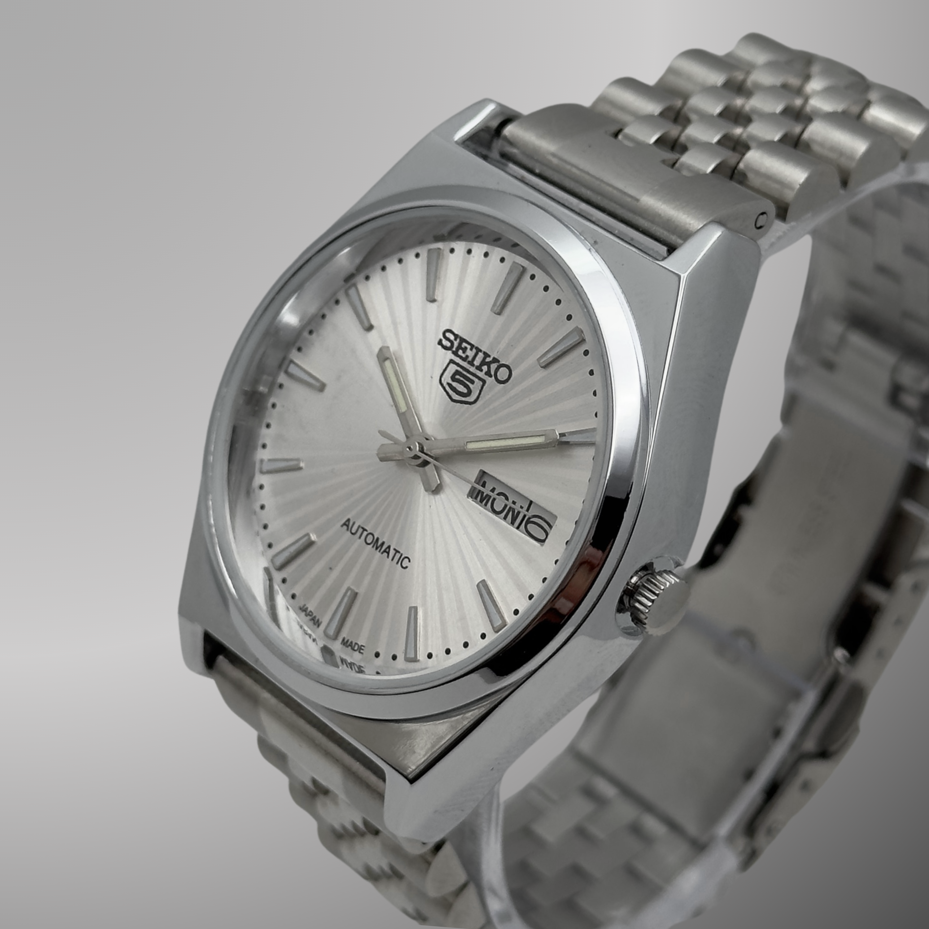 Seiko 5 Sunray Champagne